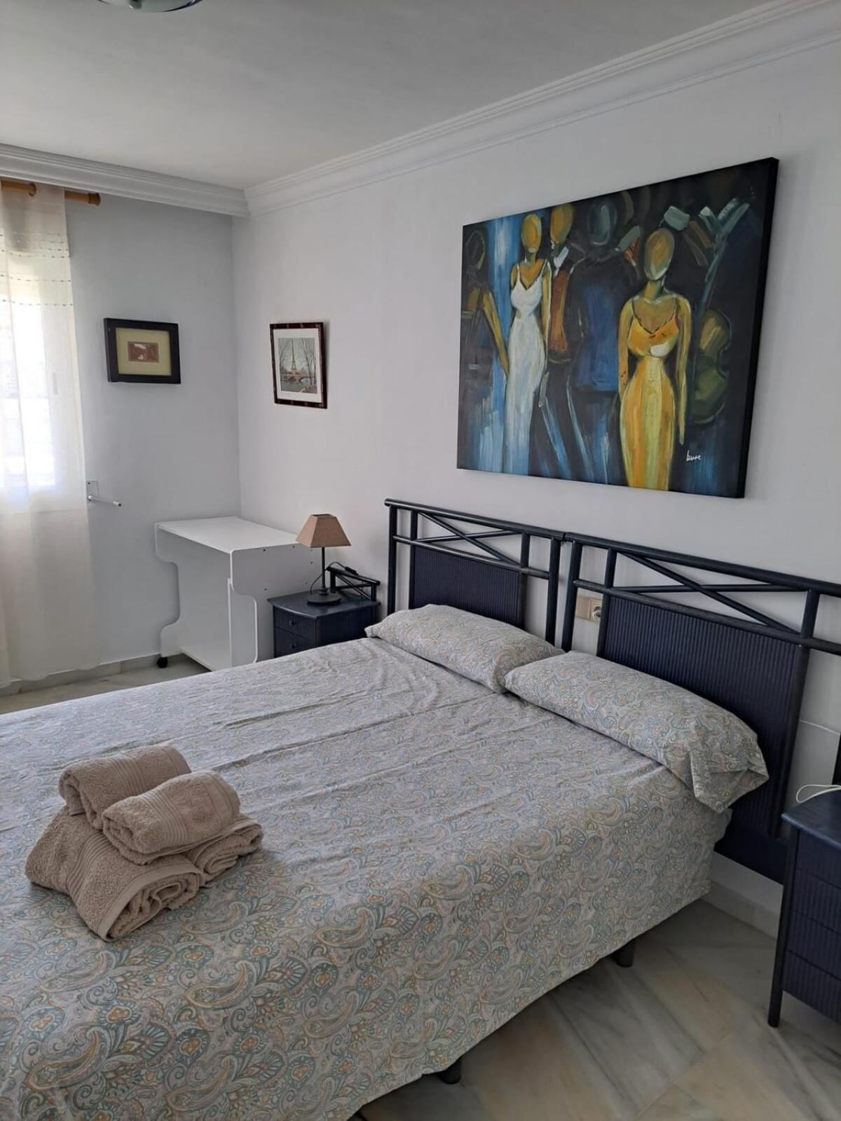 Apartemen Golden Mile Penthouse, Pool-parking, 5min Beach! Marbella